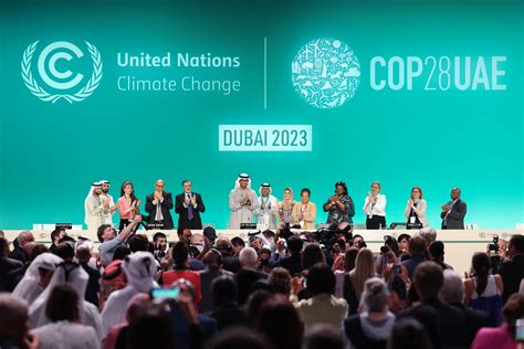 European Union calls for “the beginning of the end” of fossil fuels at COP28 climate talks